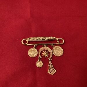 Coin moon star symbol Charm Dangle Ornate Gold Tone Bar Brooch